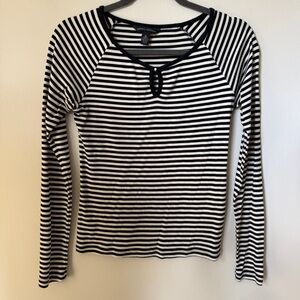 Banana Republic Black and White Striped Long Sleeve Top Keyhole Opening Sz M